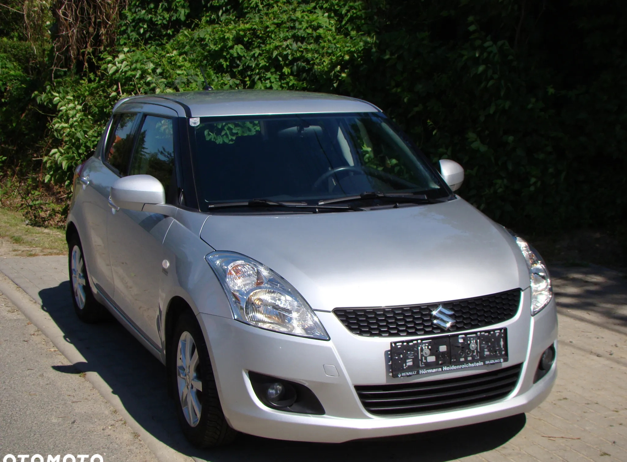 Suzuki Swift cena 14900 przebieg: 89222, rok produkcji 2013 z Suchedniów małe 254